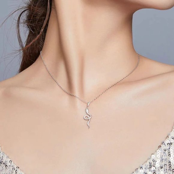 NEW Silver Micro-set Zircon Small Snake Necklace - Picture 2 of 6